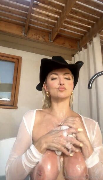 🔥 Lindsey pelas  page leaked private photo uncensored full