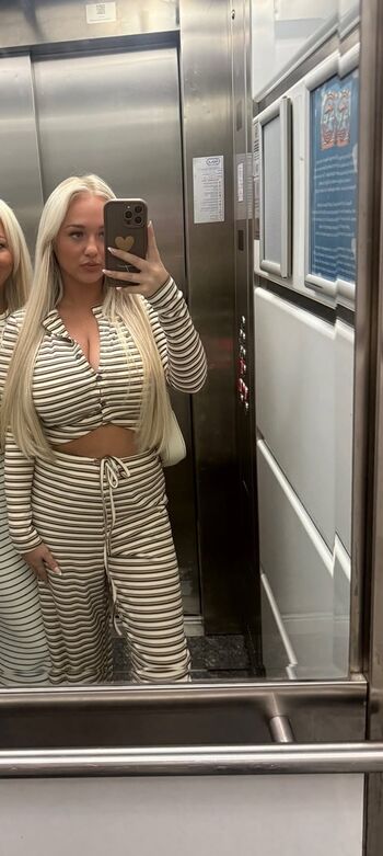 🔥 Little blonde leaked private photo uncensored full