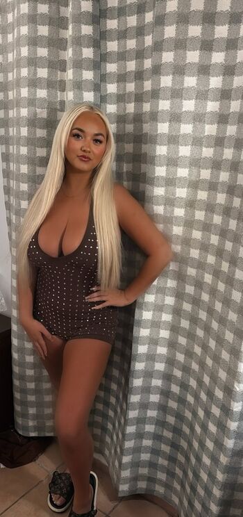 🔥 Little blonde leaked private photo uncensored full