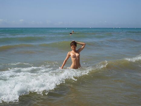 🔥 Little caprice  page leaked private photo uncensored full