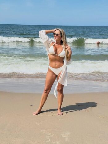 🔥 Mature women leaked private photo uncensored full