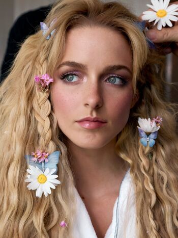 🔥 Mckenna grace  page leaked private photo uncensored full
