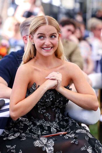 🔥 Mckenna grace  page leaked private photo uncensored full