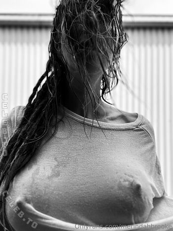 🔥 Merindahbrooke page leaked private photo uncensored full