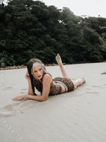 🔥 Nadinebreaty leaked private photo uncensored full