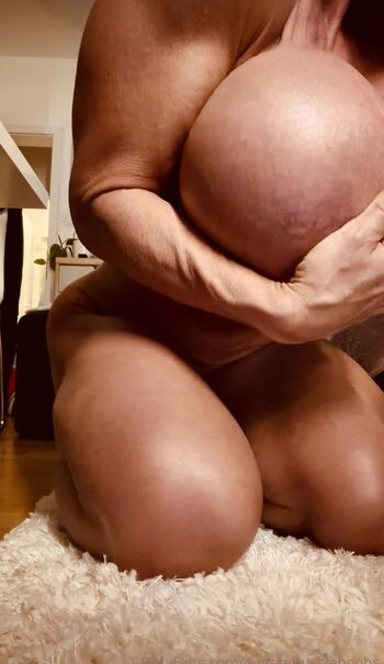 🔥 Queenmuscleboobs page leaked private photo uncensored full