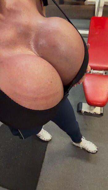 🔥 Queenmuscleboobs page leaked private photo uncensored full