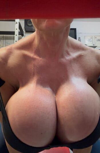 🔥 Queenmuscleboobs page leaked private photo uncensored full