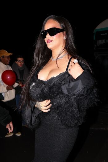🔥 Rihanna  page leaked private photo uncensored full