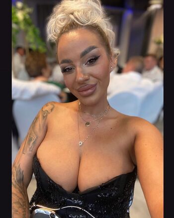 🔥 Romanian girls page leaked private photo uncensored full