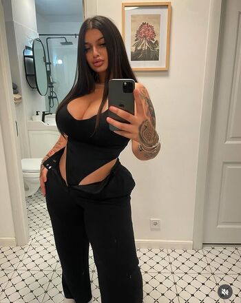 🔥 Romanian girls leaked private photo uncensored full