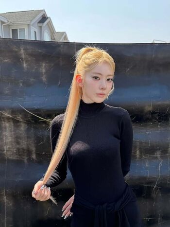 🔥 Sakura miyawaki leaked private photo uncensored full