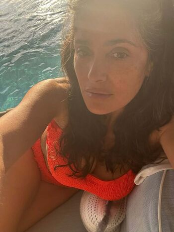 🔥 Salma hayek  page leaked private photo uncensored full