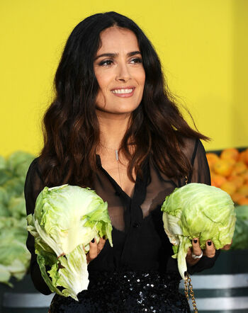 🔥 Salma hayek  page leaked private photo uncensored full