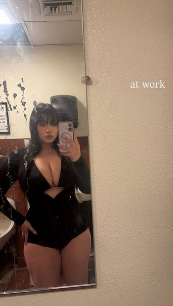🔥 Saucyysuzzy leaked private photo uncensored full