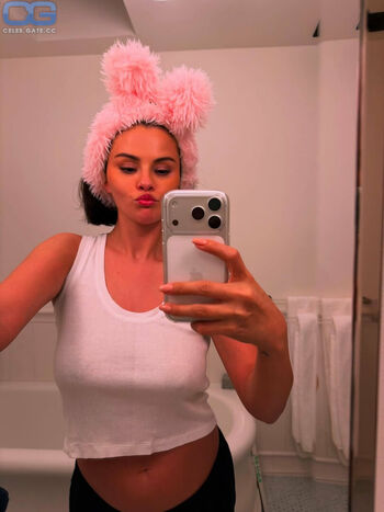🔥 Selena gomez leaked private photo uncensored full