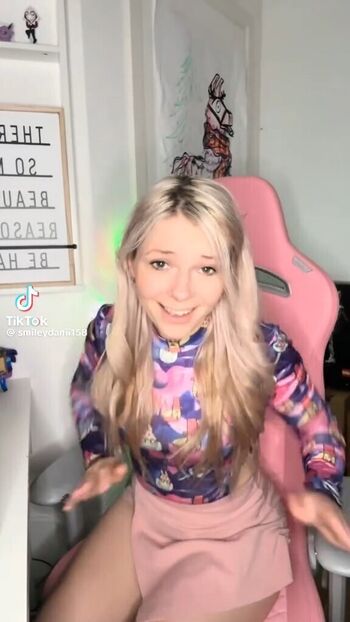 🔥 Smileydani leaked private photo uncensored full