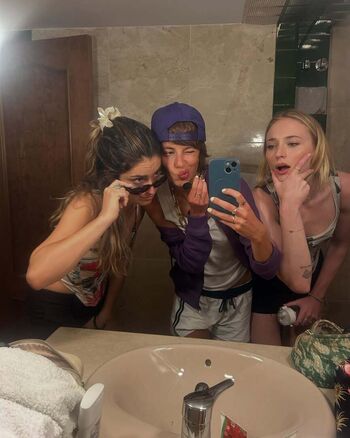 🔥 Sophie turner leaked private photo uncensored full