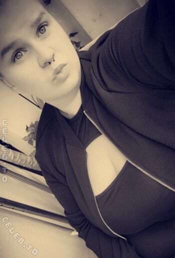 🔥 Sophieschmande leaked private photo uncensored full