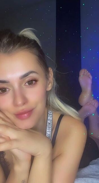 🔥 Sweet girl leaked private photo uncensored full
