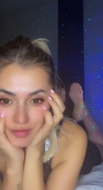 🔥 Sweet girl leaked private photo uncensored full