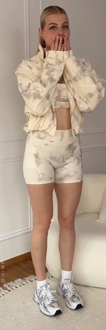 🔥 Vallixpauline leaked private photo uncensored full