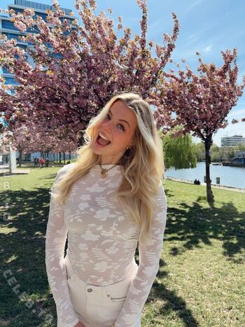 🔥 Vallixpauline leaked private photo uncensored full